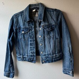 Levi’s Denim Jacket. Great condition! Fits like an XS.